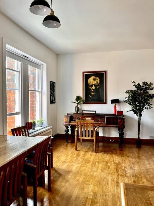 Charming City Townhouse Дублин Экстерьер фото